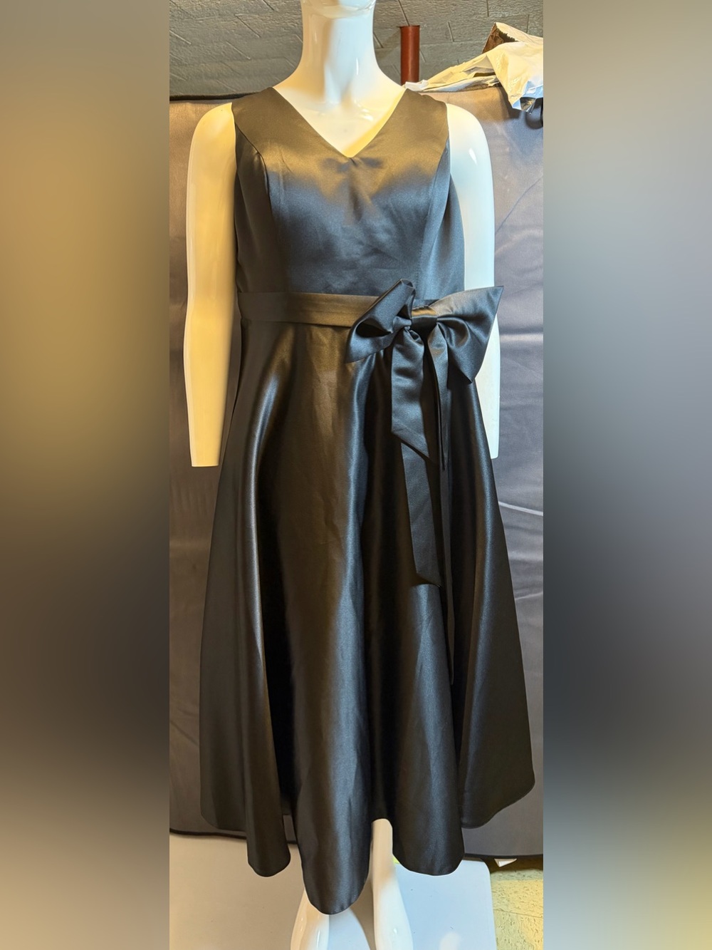Elegant V-Neck Black Satin Midi Dress with Waist Bow